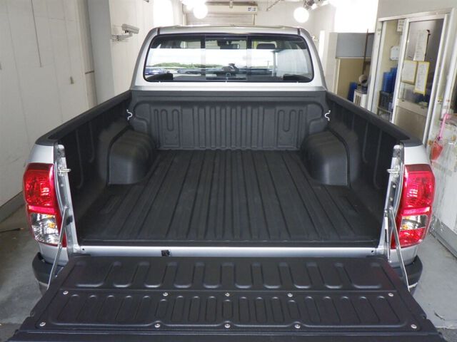 2018 Toyota Hilux Z 4WD auction photo 6