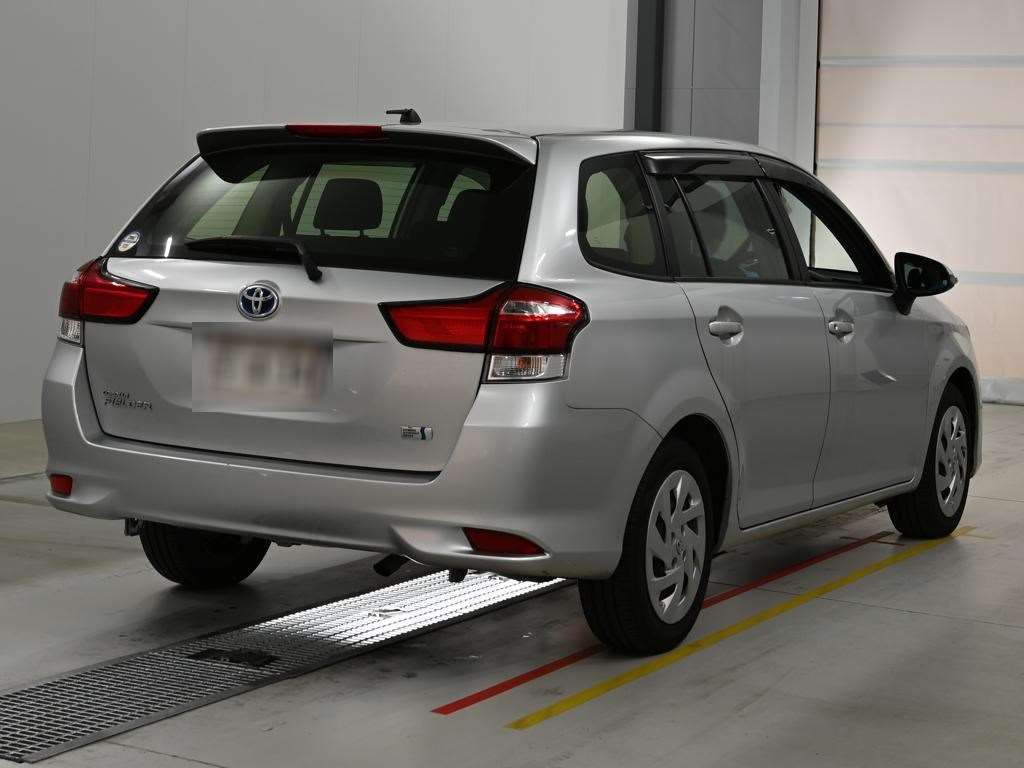 2021 Toyota Corolla Fielder ハイブリッド EX auction photo 2