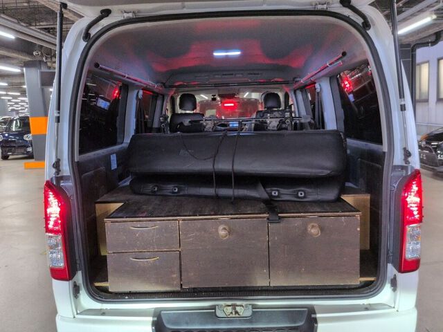 2017 Toyota Hiace Long Super GL 4WD auction photo 3