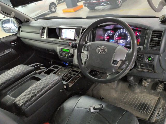 2017 Toyota Hiace Long Super GL 4WD auction photo 6