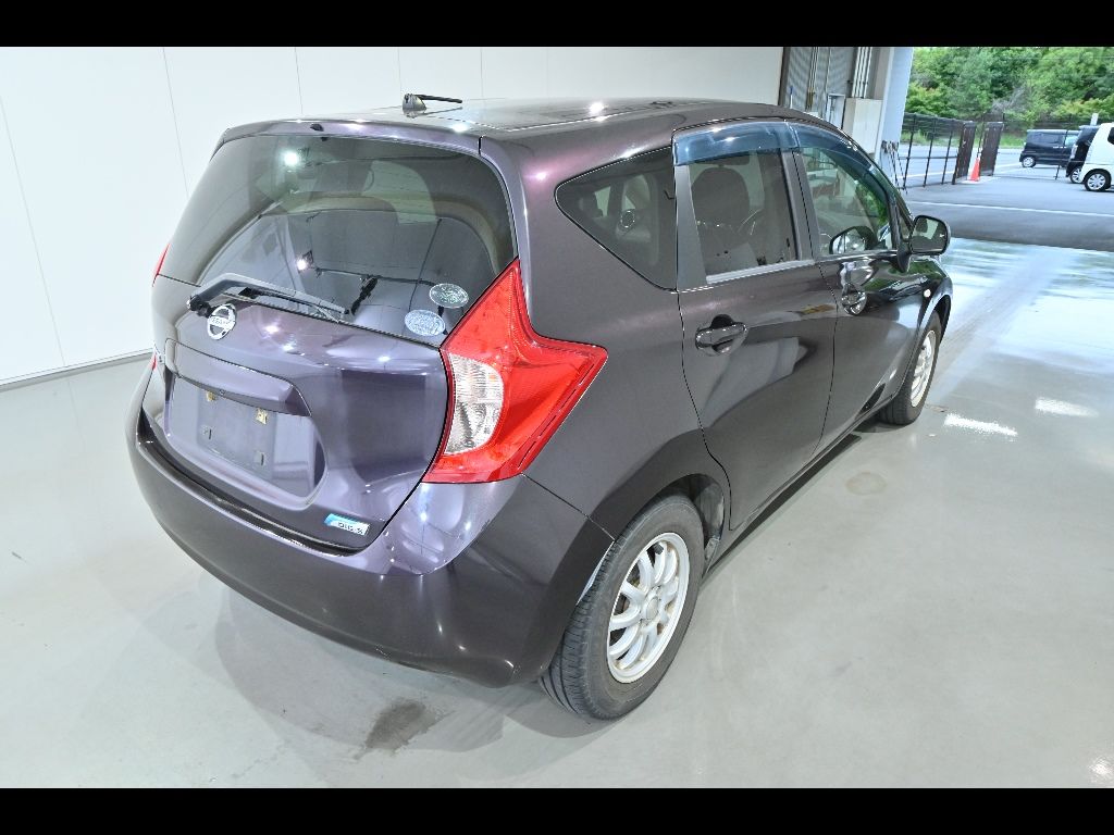 2013 Nissan ノート HB X DIG-S auction photo 2