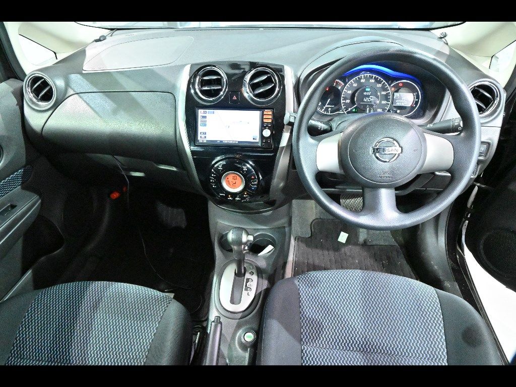 2013 Nissan ノート HB X DIG-S auction photo 3