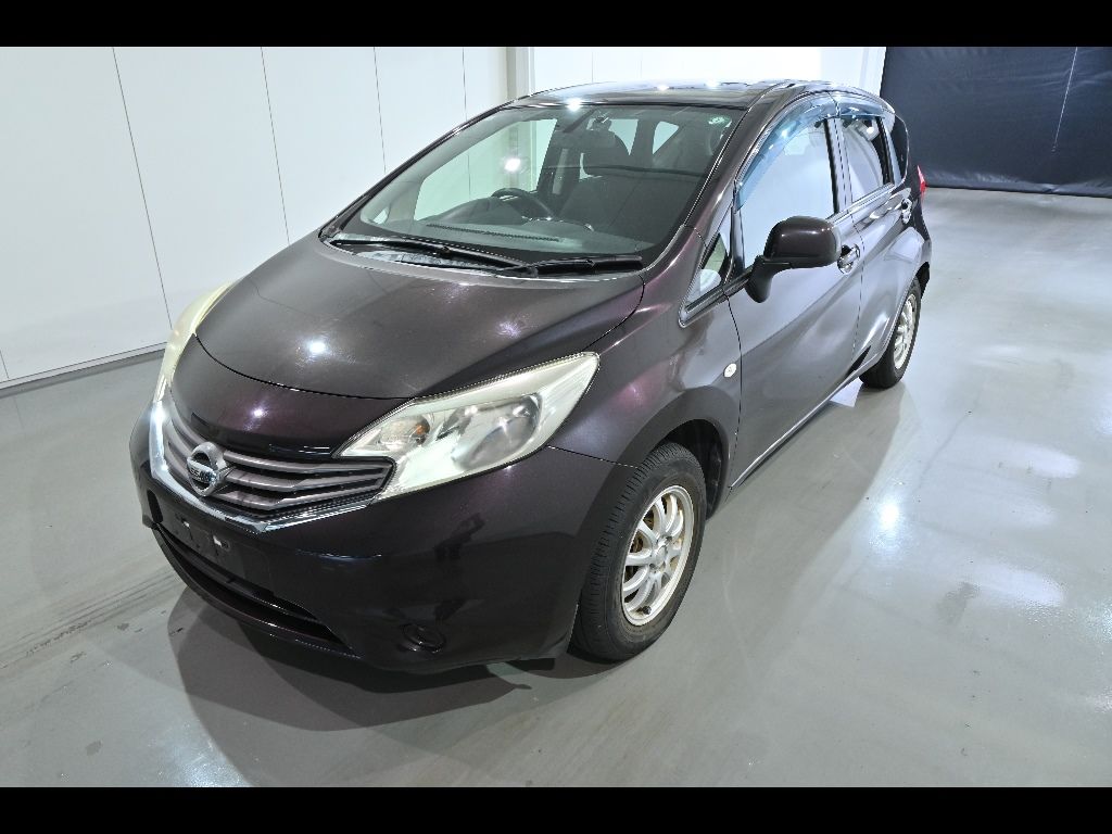 2013 Nissan ノート HB X DIG-S auction photo 4