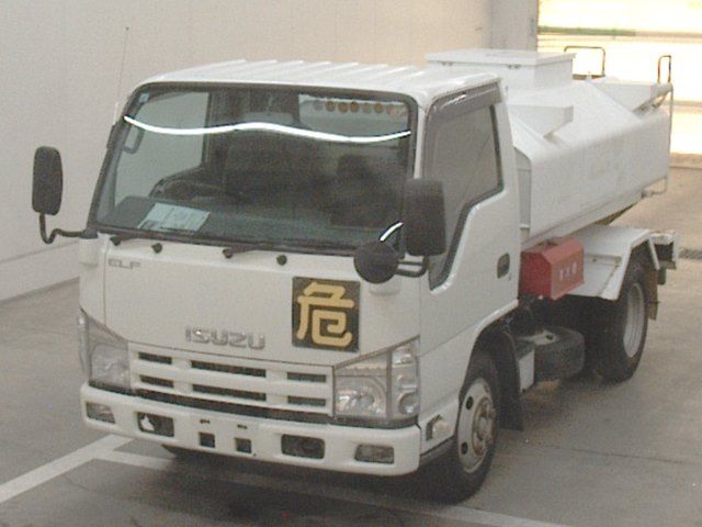 2009 Isuzu Elf Tank car Japan auction vehicle
