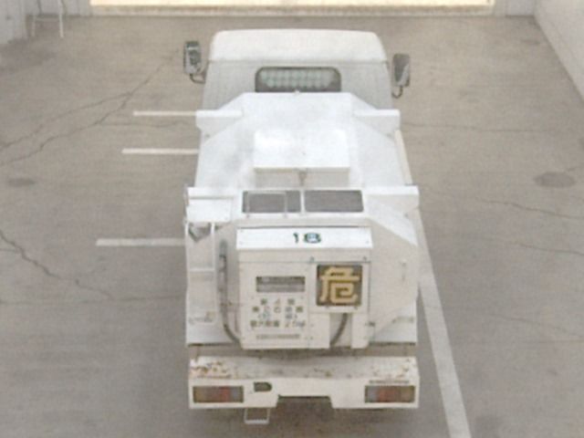2009 Isuzu Elf Tank car auction photo 3