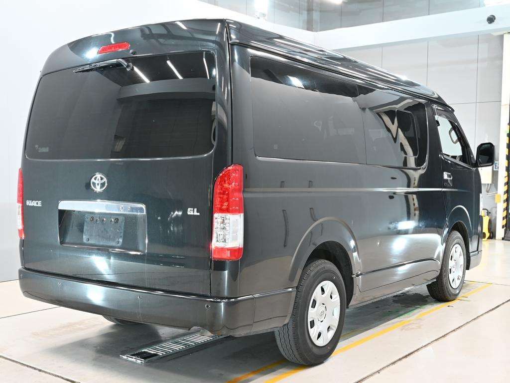 2022 Toyota Hiace GL auction photo 2