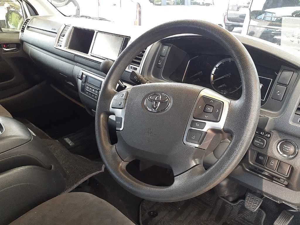 2022 Toyota Hiace GL auction photo 9