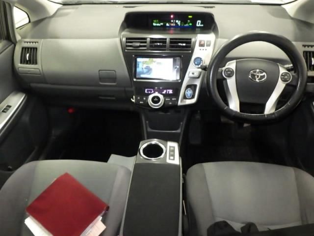 2014 Toyota Prius Alpha S auction photo 3