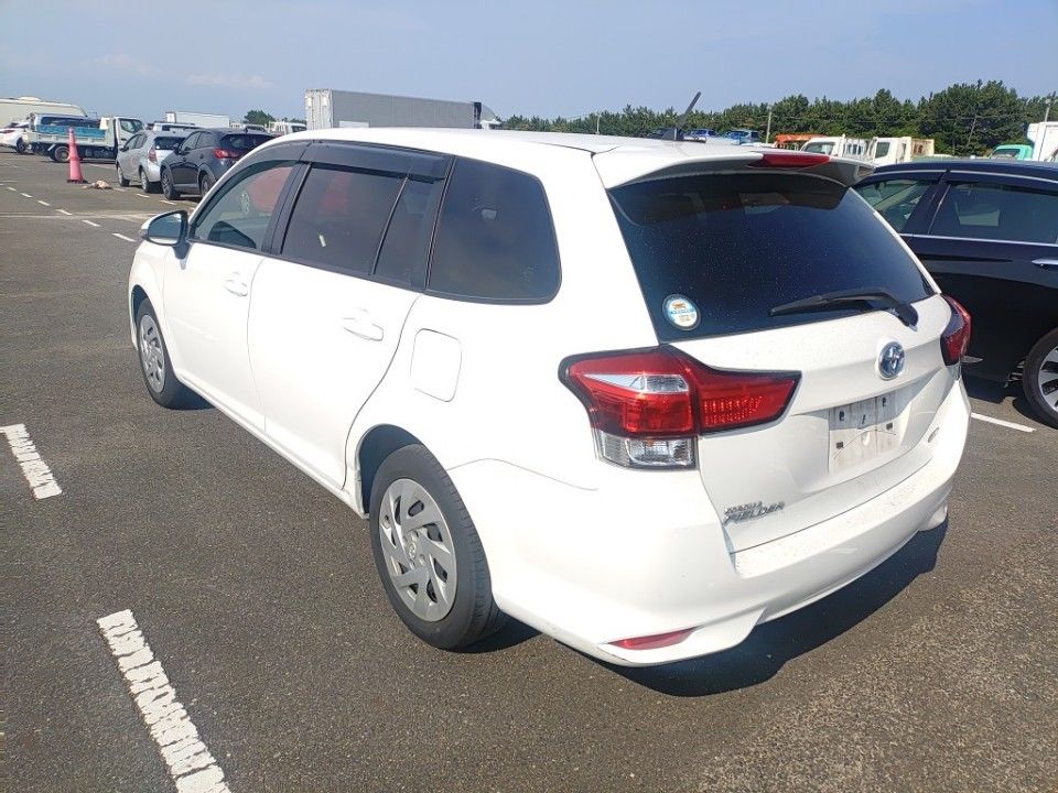 2021 Toyota Corolla Fielder auction photo 6