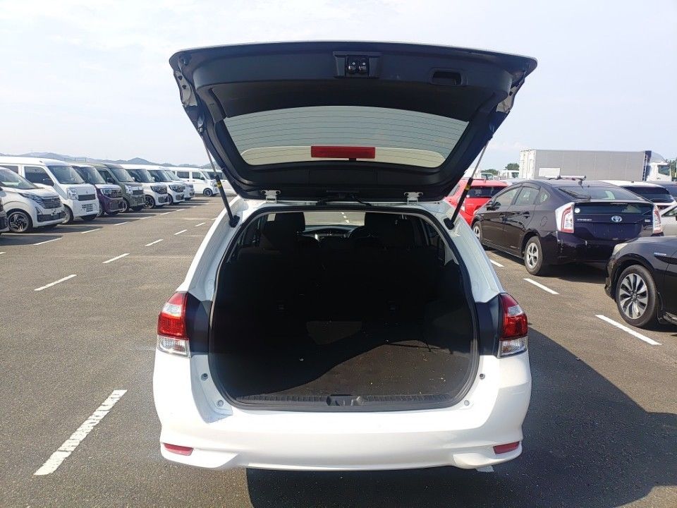 2021 Toyota Corolla Fielder auction photo 8