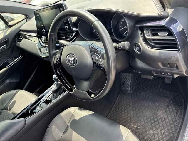 2022 Toyota C-HR G-T Mode Nero Safety Plus 2 auction photo 3
