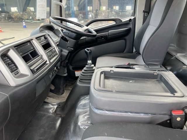 2015 Hino Ranger auction photo 5