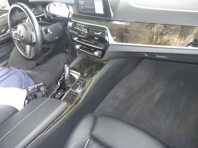 2017 BMW 5 Series 540I Mスポーツ auction photo 3