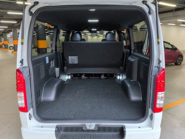 2025 Toyota Hiace LSGL Dark Pla S 4WD auction photo 3