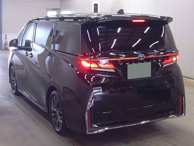 2025 Toyota Vellfire Z Premier auction photo 2