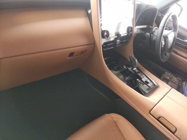 2025 Toyota Vellfire Z Premier auction photo 3