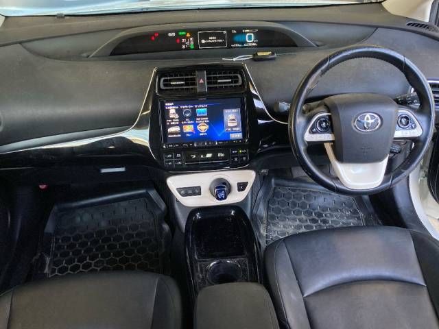 2016 Toyota Prius Sツーリングセレクション auction photo 2