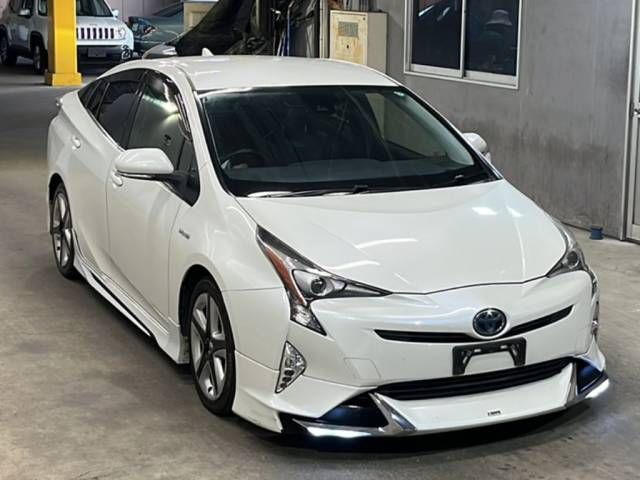 2016 Toyota Prius Sツーリングセレクション auction photo 4