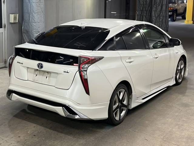 2016 Toyota Prius Sツーリングセレクション auction photo 5