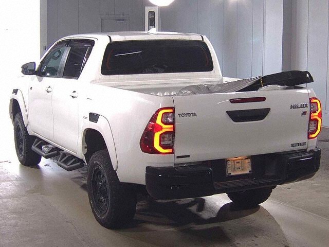 2023 Toyota Hilux Z GR Sport 4WD auction photo 2