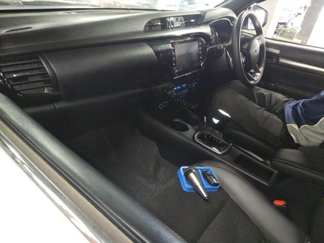 2023 Toyota Hilux Z GR Sport 4WD auction photo 6