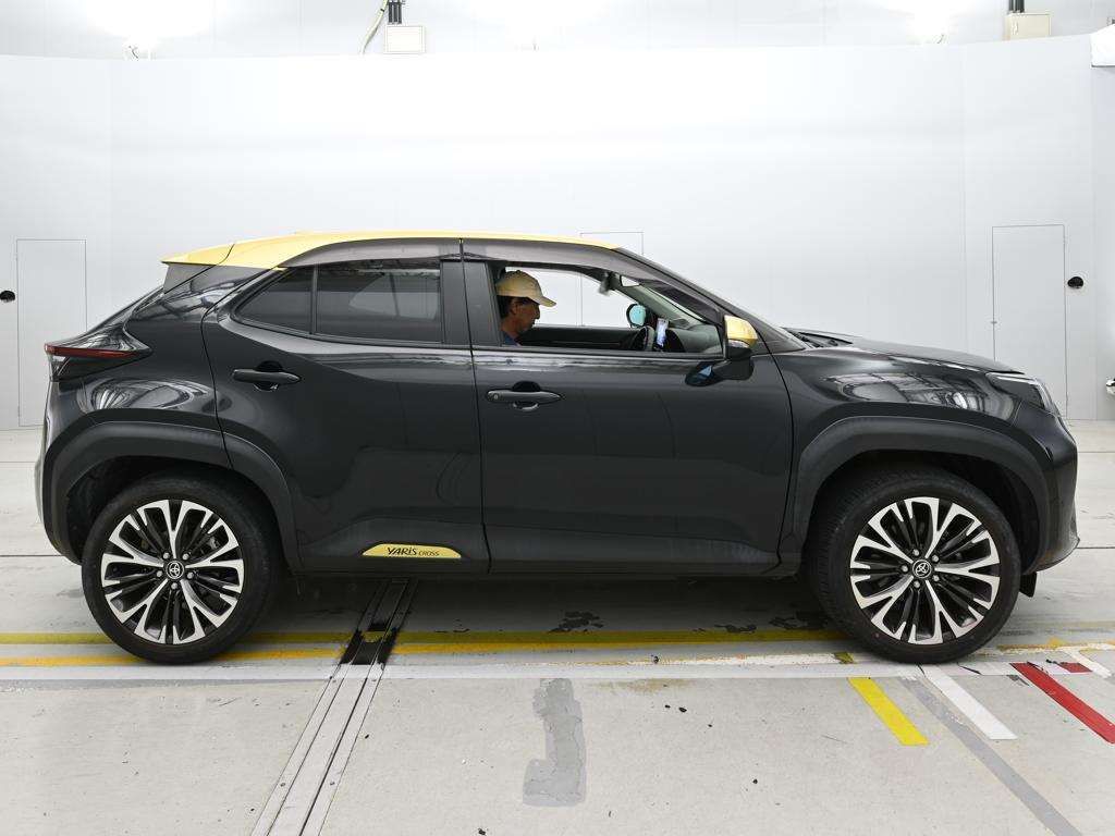 2022 Toyota Yaris Cross Z auction photo 3