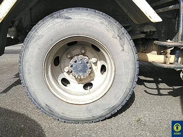 2012 Isuzu Forward auction photo 10