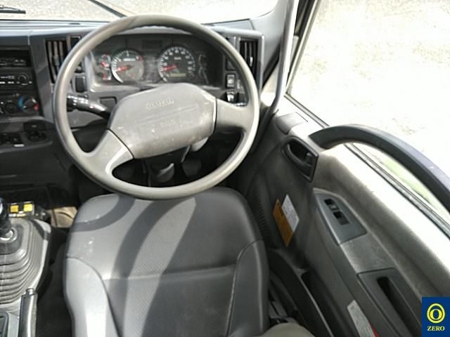2012 Isuzu Forward auction photo 5