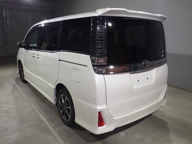 2017 Toyota Voxy ZS auction photo 4