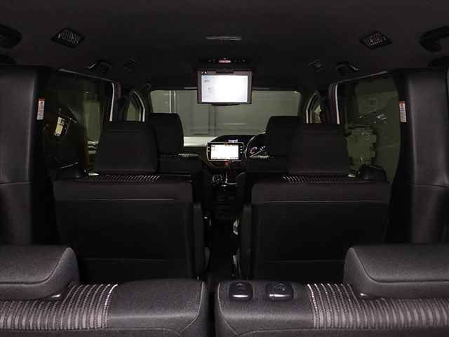 2017 Toyota Voxy ZS auction photo 6
