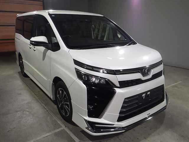 2017 Toyota Voxy ZS auction photo 3