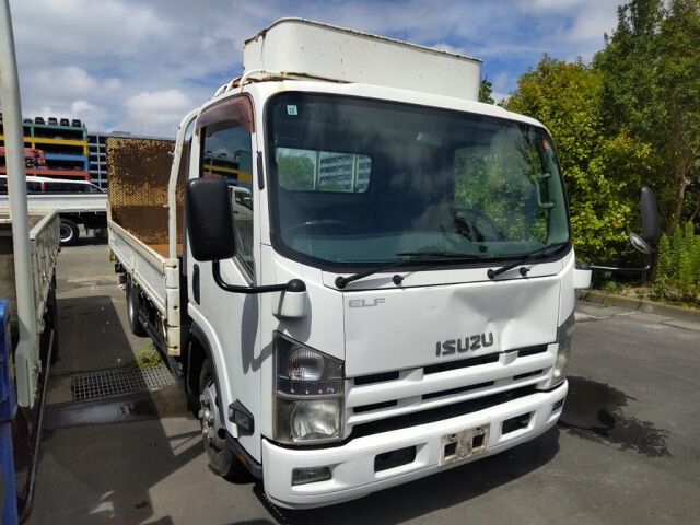 Japan Auction Vehicles 8 2012 Isuzu Elf auction photo