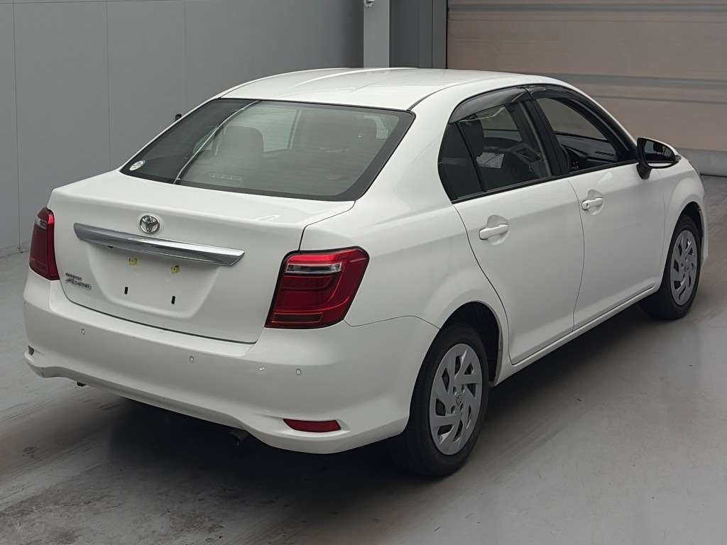 2021 Toyota Corolla Axio EX auction photo 2