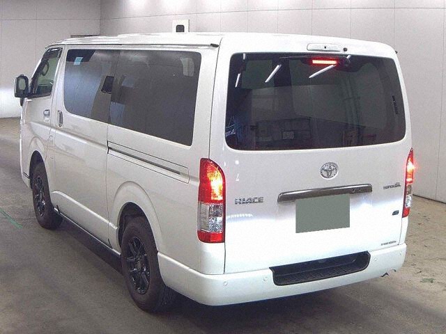 2025 Toyota Hiace LSGLダークプラS 4WD auction photo 2