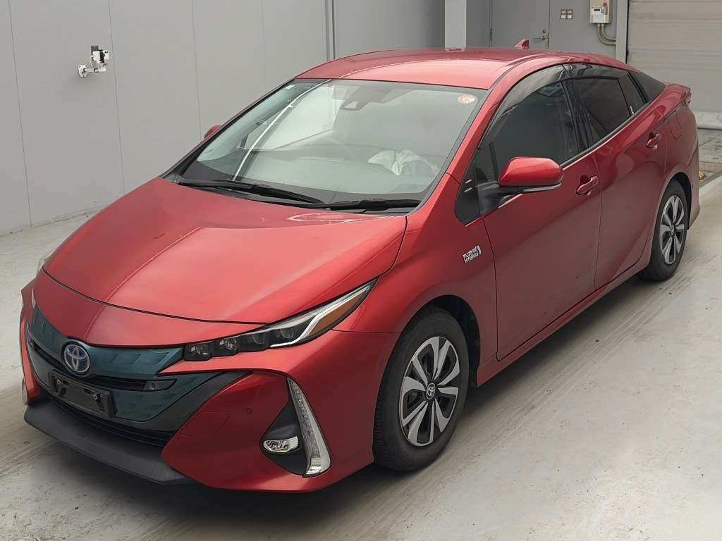 Japan Auction Vehicles 4 2018 Toyota Prius PHEV Sナビパッケージセーフティプラス auction photo