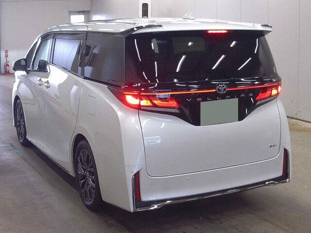 2025 Toyota Vellfire Z Premier auction photo 2