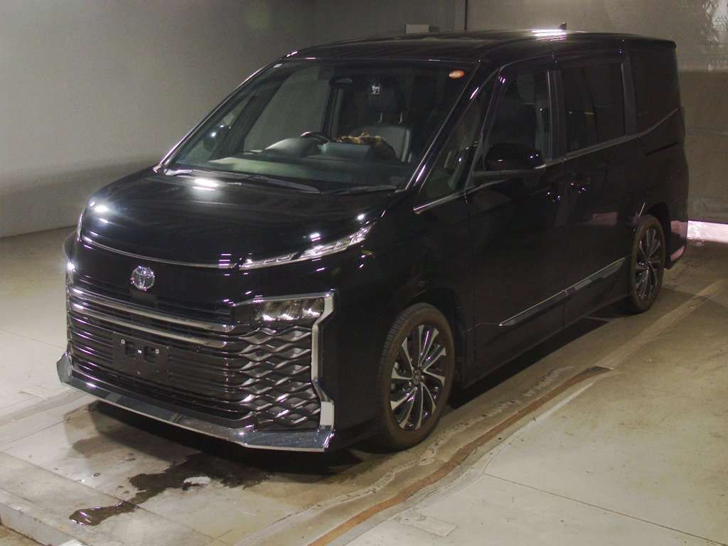 Japan Auction Vehicles 4 2022 Toyota Voxy S-Z auction photo