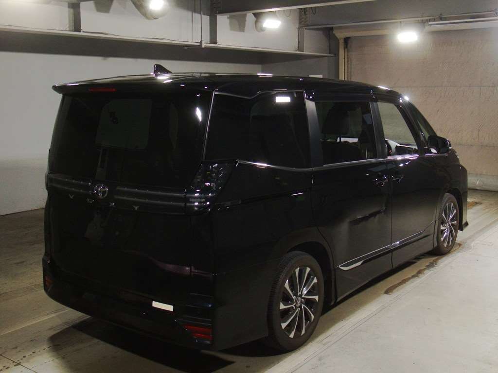2022 Toyota Voxy S-Z auction photo 2