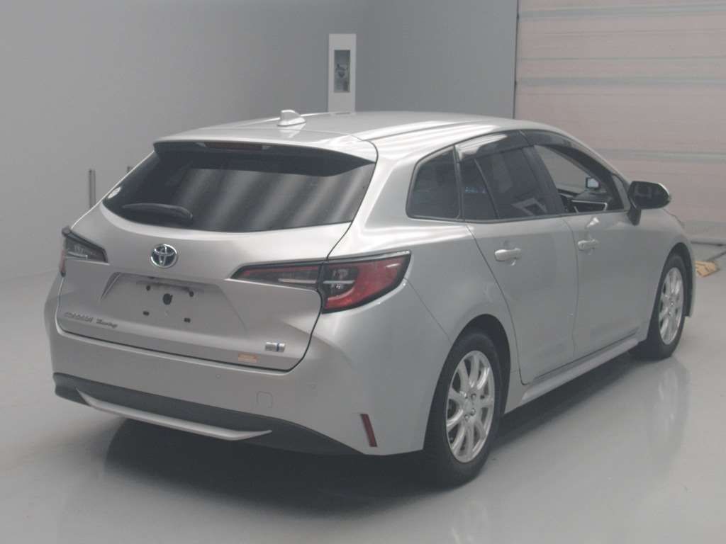 2021 Toyota Corolla Touring Hybrid S auction photo 2