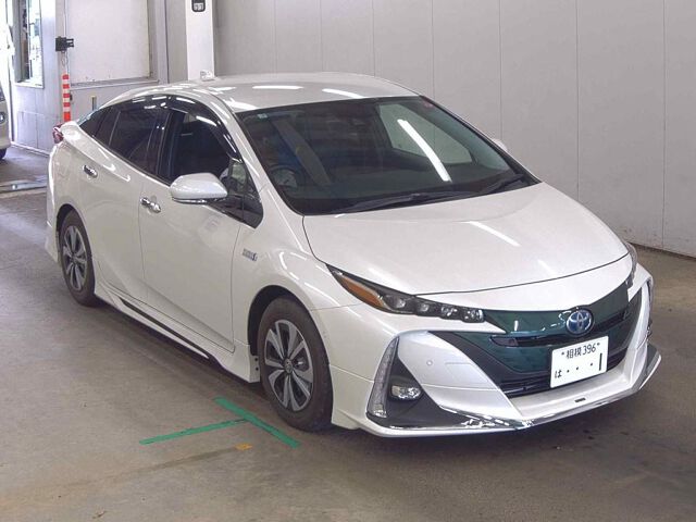 2019 Toyota Prius PHEV Aレザーパッケージ Japan auction vehicle