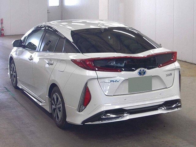 2019 Toyota Prius PHEV Aレザーパッケージ auction photo 2
