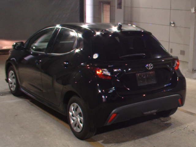 2024 Toyota Yaris X auction photo 2