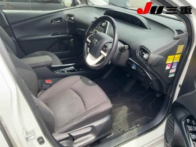 2018 Toyota Prius Sセーフティプラス auction photo 4
