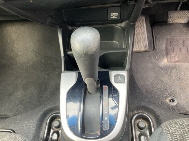 2016 Honda Fit 4WD 13G Fパッケージ auction photo 5
