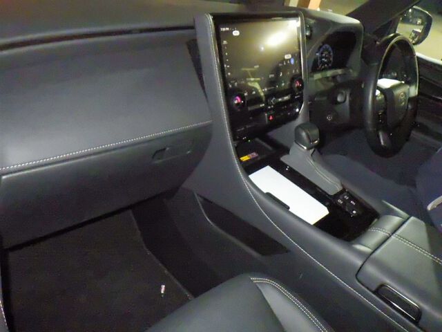 2024 Toyota Alphard Z auction photo 3