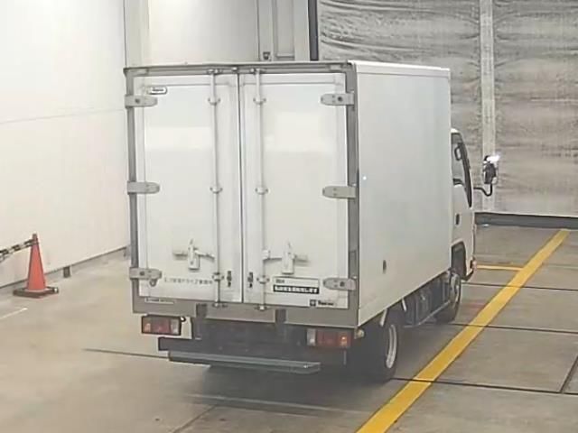 2018 Isuzu Elf 冷蔵・冷凍車 auction photo 2