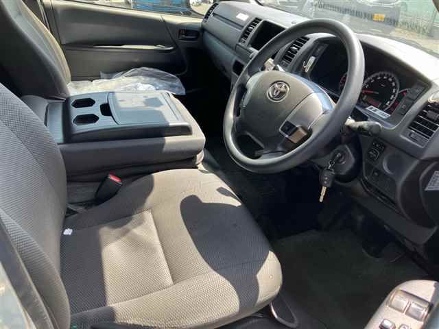 2020 Toyota Hiace ロングDX auction photo 7