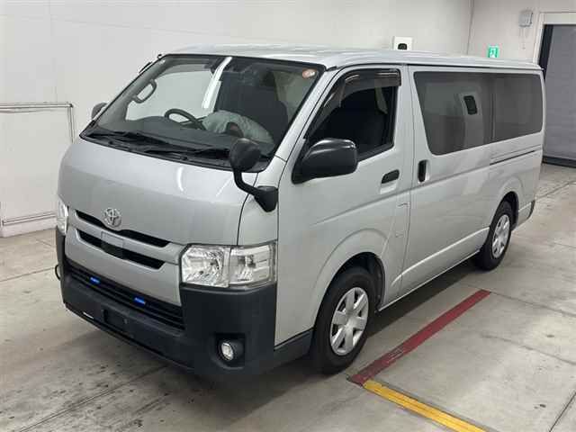 2020 Toyota Hiace ロングDX auction photo 4