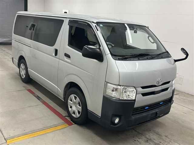 2020 Toyota Hiace ロングDX Japan auction vehicle