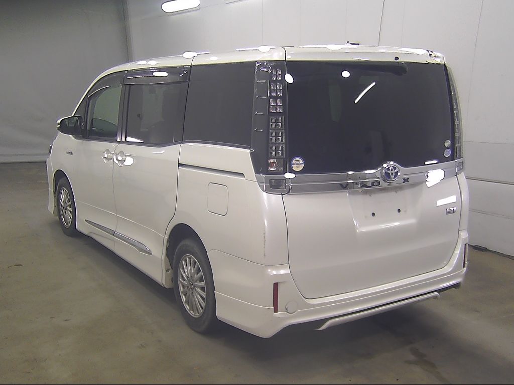 2015 Toyota Voxy ハイブリッドX auction photo 5